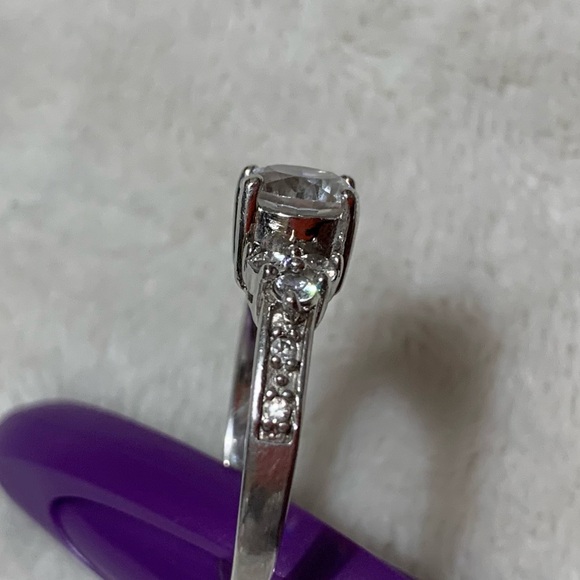 Beautiful Vintage Sterling Silver CZ Graduated Engagement Ring size 8.75 - Picture 11 of 12